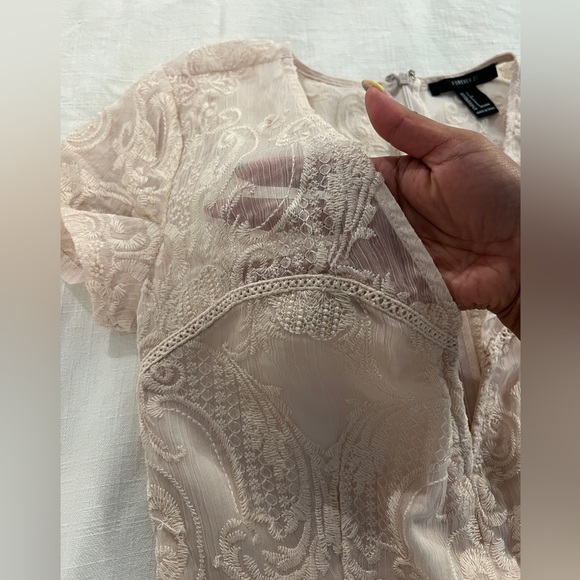 Light pink net/mesh romper - Picture 2 of 4